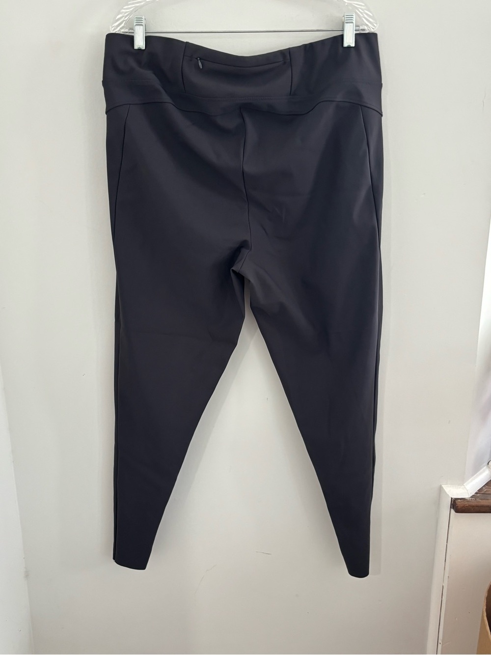 🐞Performance High-Rise Black Skinny Leggings with Side Zip Pockets - Picture 3 of 10